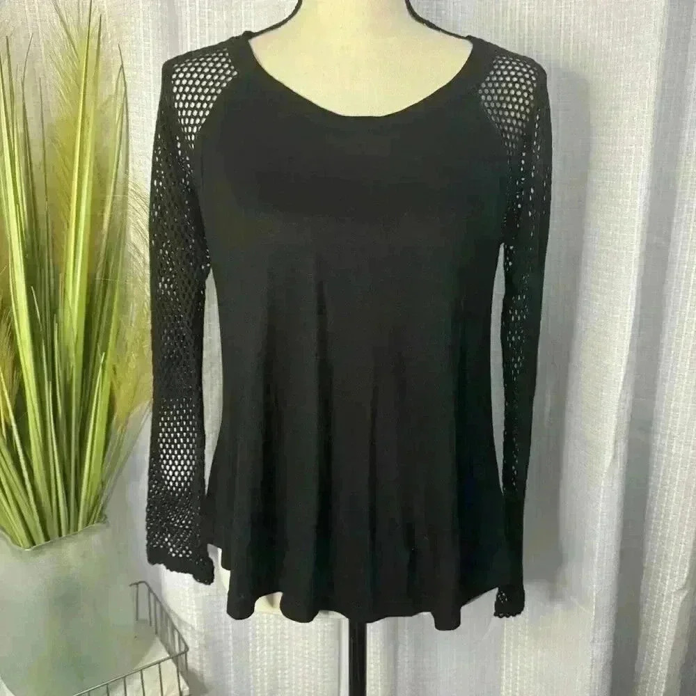 Alexis Women’s M Blouse Open Crochet Knit Long Sleeves Black Tunic Top